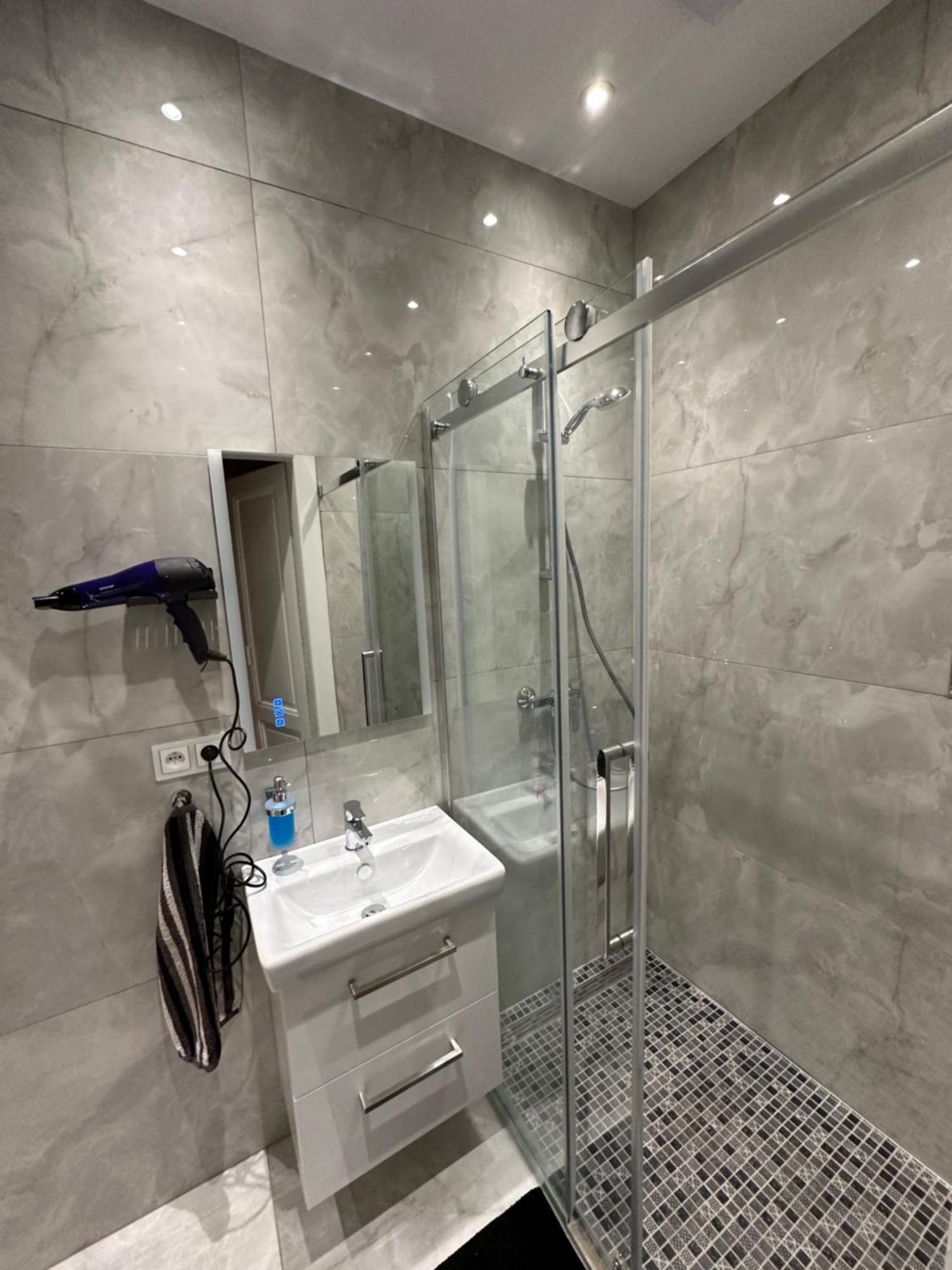 Karlin Oasis 2-bedroom Apartamento