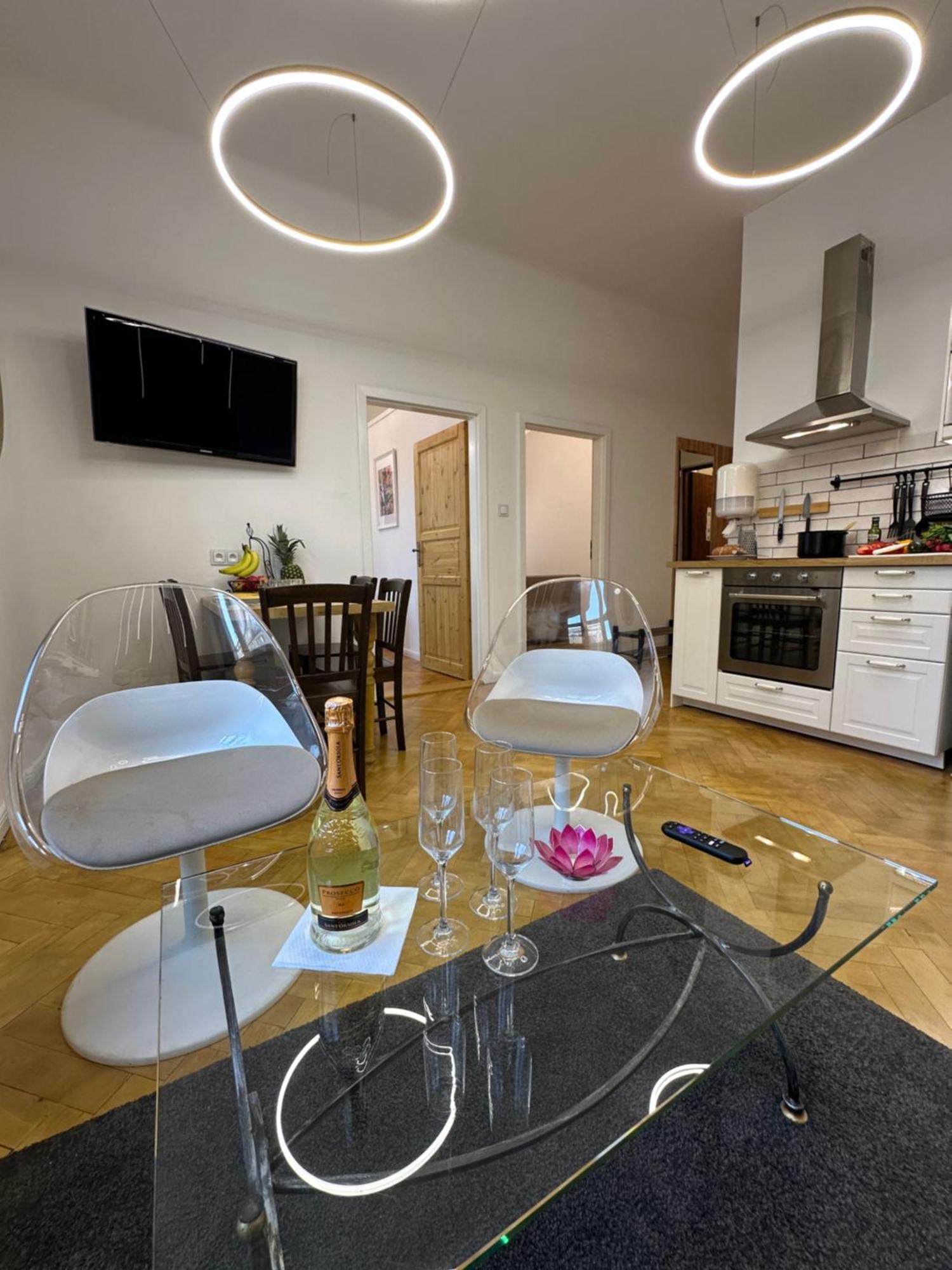 Karlin Oasis 2-bedroom Appartamento *